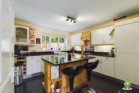 43 Ferndown Close, Beggarwood, Basingstoke, RG22 4SE