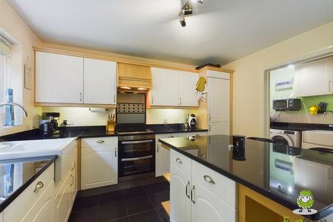 43 Ferndown Close, Beggarwood, Basingstoke, RG22 4SE