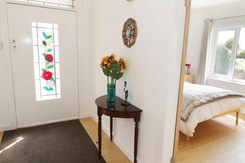 undefined, Merrydown, Cae Garw, Llanfair