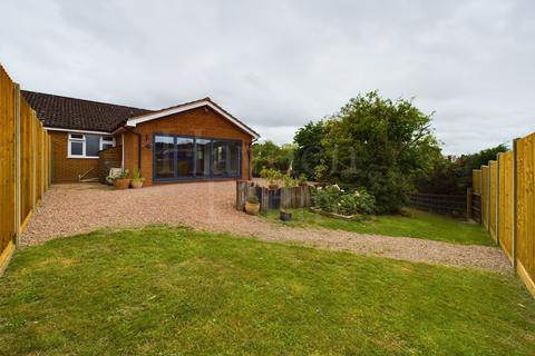 3 bedroom bungalow to rent, Woodland Road, Dodford, Bromsgrove, B61 9BT.