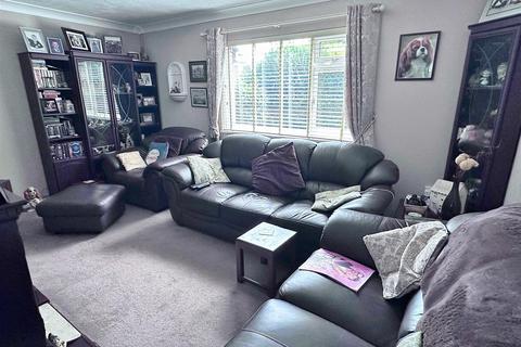 21 Ash Close, Eastbourne, BN22 0UR