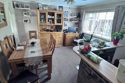21 Ash Close, Eastbourne, BN22 0UR