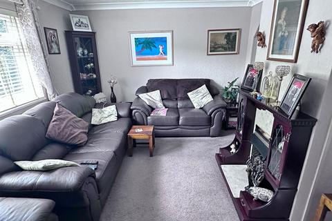 21 Ash Close, Eastbourne, BN22 0UR