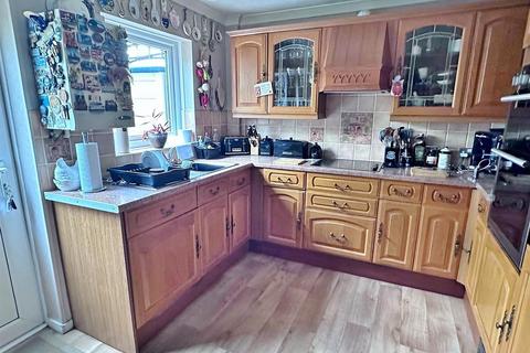 21 Ash Close, Eastbourne, BN22 0UR