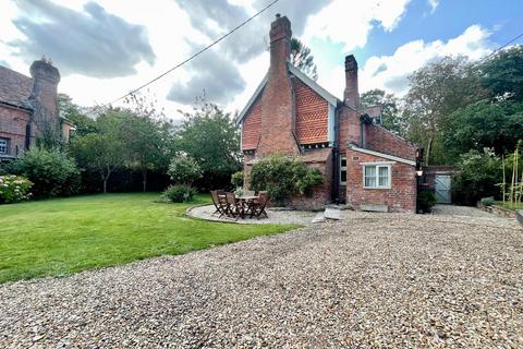 3 bedroom detached house for sale, Sopley, Christchurch