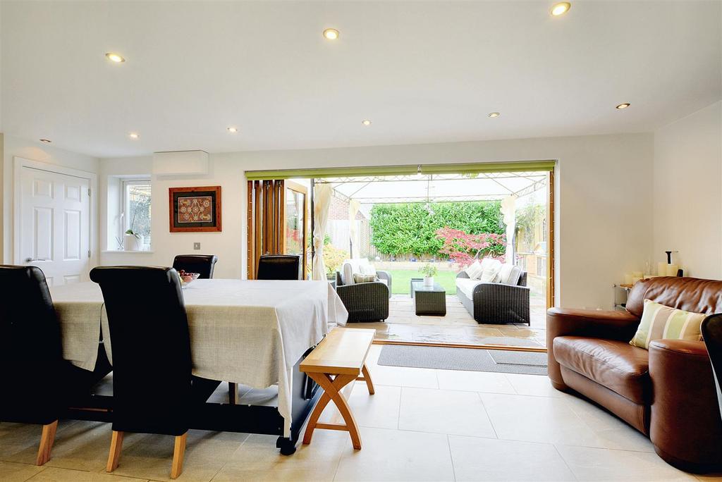 Dining/Living Kitchen