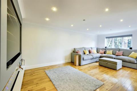 30 Derby Road, Hilton, Derby, DE65 5FP