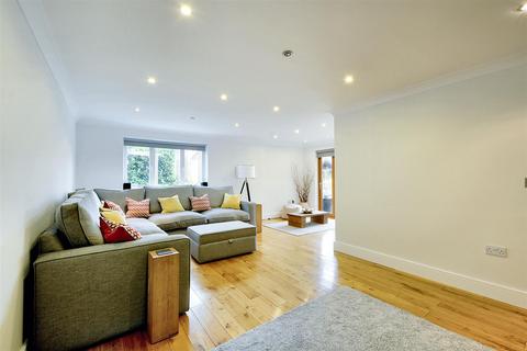 30 Derby Road, Hilton, Derby, DE65 5FP