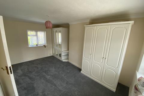 3 bedroom semi-detached house to rent, Wilmington Way, Brighton BN1