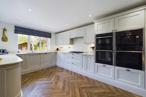 8 Brook Lane, Towcester, NN12 6YL