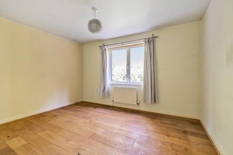 2 bedroom flat for sale, Tylney Close, Chigwell, London, IG7