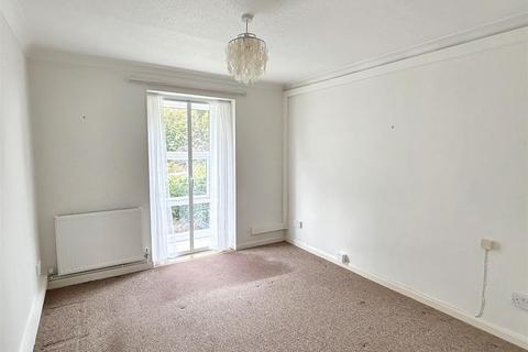 12 Benson Gardens, Truro, TR1 1DR