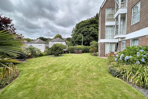 12 Benson Gardens, Truro, TR1 1DR