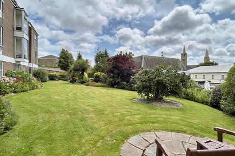 12 Benson Gardens, Truro, TR1 1DR