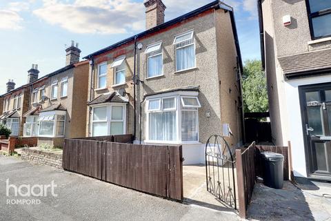 3 bedroom semi-detached house for sale, Willow Street, Romford, RM7 7LJ