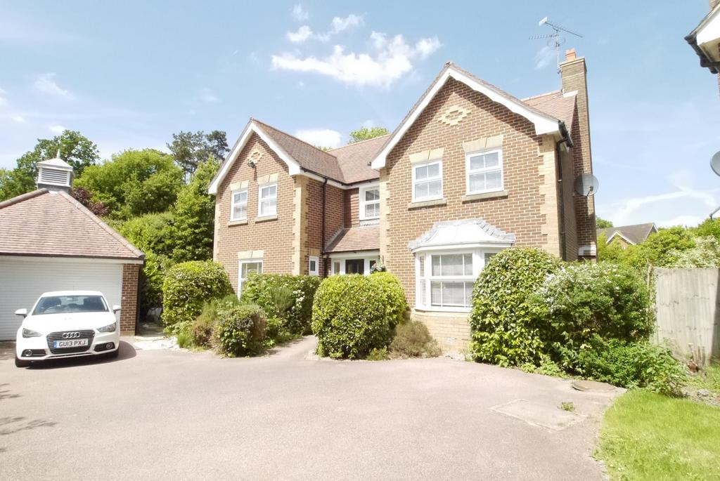 Durfold Road, Horsham, RH12 4 bed detached house £2,450 pcm (£565 pw)