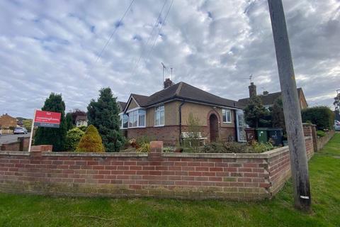 2 bedroom bungalow to rent, Essex Close, Corby