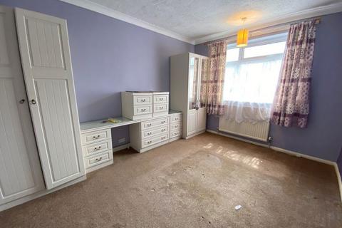 2 bedroom bungalow to rent, Essex Close, Corby