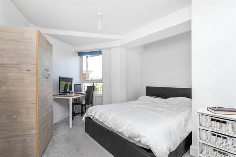 2 bedroom apartment for sale, Queens Drive, London, N4