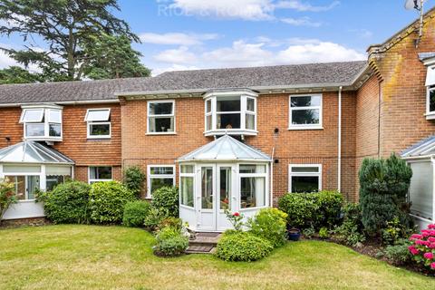 1 bedroom retirement property for sale, Hall Place Drive, Weybridge KT13