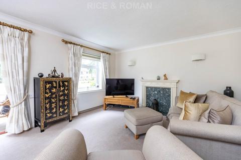 1 bedroom retirement property for sale, Hall Place Drive, Weybridge KT13