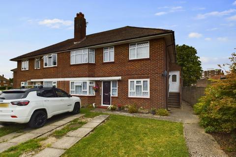 2 bedroom maisonette for sale, North Downs Road, Croydon