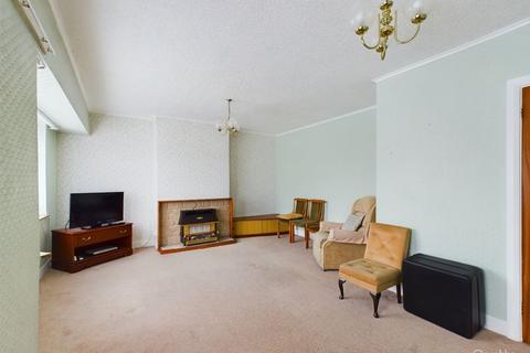 2 bedroom maisonette for sale, North Downs Road, Croydon