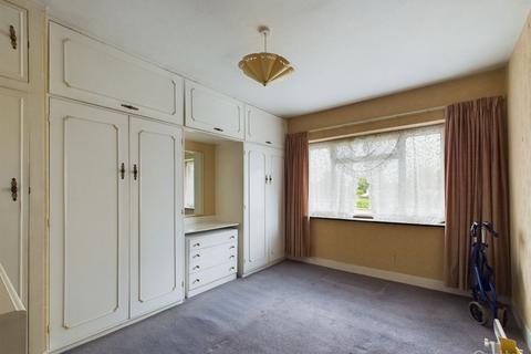 2 bedroom maisonette for sale, North Downs Road, Croydon