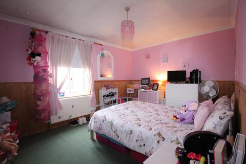 2 bedroom terraced house for sale, Arden Street ME7 1HS