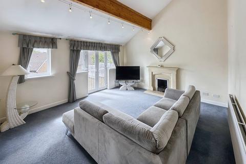 5 Degas Close, Salford, M7 3BG