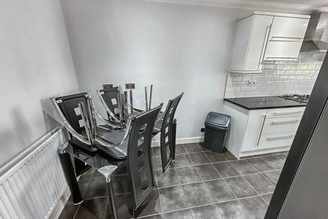 5 Degas Close, Salford, M7 3BG