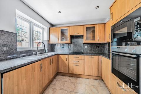 22 Rural Close, Hornchurch, RM11 1FH