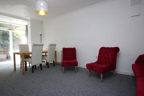 4 bedroom semi-detached house to rent, Station Road, Bristol BS34