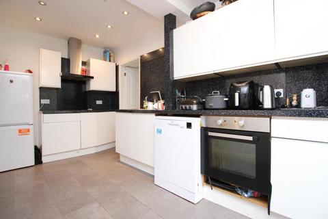 4 bedroom semi-detached house to rent, Station Road, Bristol BS34