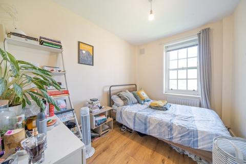 2 bedroom flat to rent, Albion Avenue, Clapham SW8