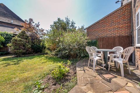6 Clare Corner, London, SE9 2AE
