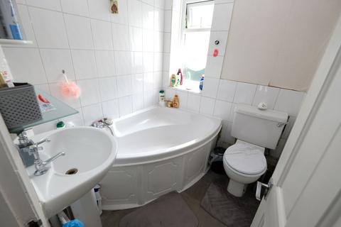 3 bedroom semi-detached house for sale, Moat Hall Avenue, Eccles, M30