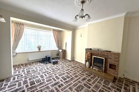 2 bedroom semi-detached bungalow for sale, Gloucester Ave, Lowestoft, NR32