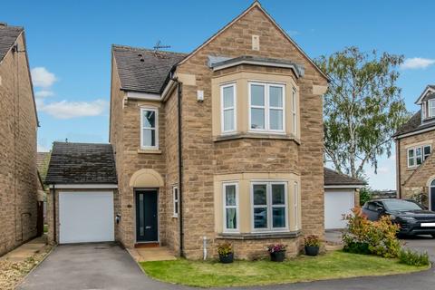 4 bedroom detached house for sale, Turnpike Close, Birkenshaw, Bradford, West Yorkshire, BD11