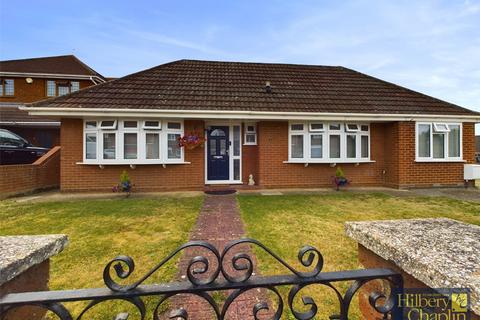 3 bedroom bungalow for sale, Tavistock Road, Laindon, Essex, SS15