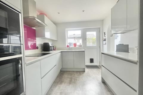3 Creely Close, Exeter, EX2 8GD