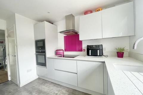 3 Creely Close, Exeter, EX2 8GD