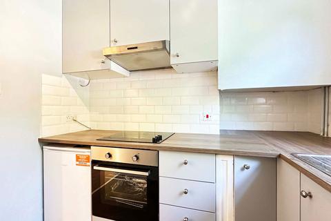 12e Cobham Terrace, Greenhithe, DA9 9HZ