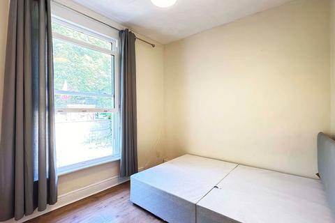 12e Cobham Terrace, Greenhithe, DA9 9HZ