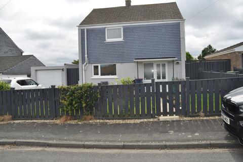 4 bedroom semi-detached house to rent, Dol Eithin, Holyhead, LL65