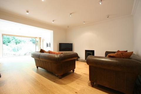 4 bedroom detached house to rent, Northwood