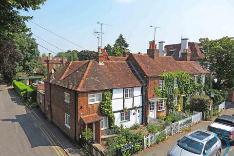 2 bedroom cottage for sale, High Street, Cookham, SL6