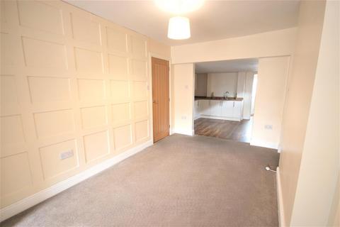 2 bedroom end of terrace house to rent, Wellingborough Road, Rushden NN10