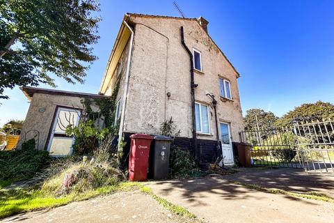 3 bedroom semi-detached house for sale, High Santon Villas , DN15