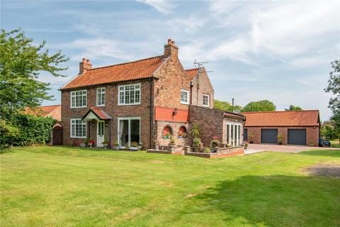 4 bedroom equestrian property for sale, Church Side, South End, Goxhill, North Lincolnshire, DN19